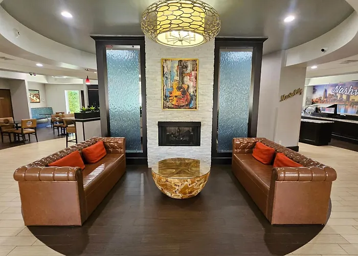 Club Hotel Nashville Inn & Suites